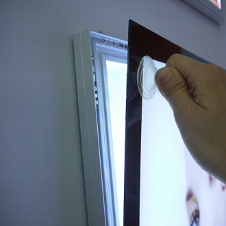 Световая панель Magnetic B2+ 550x750х18 мм односторонняя крепления на тросах